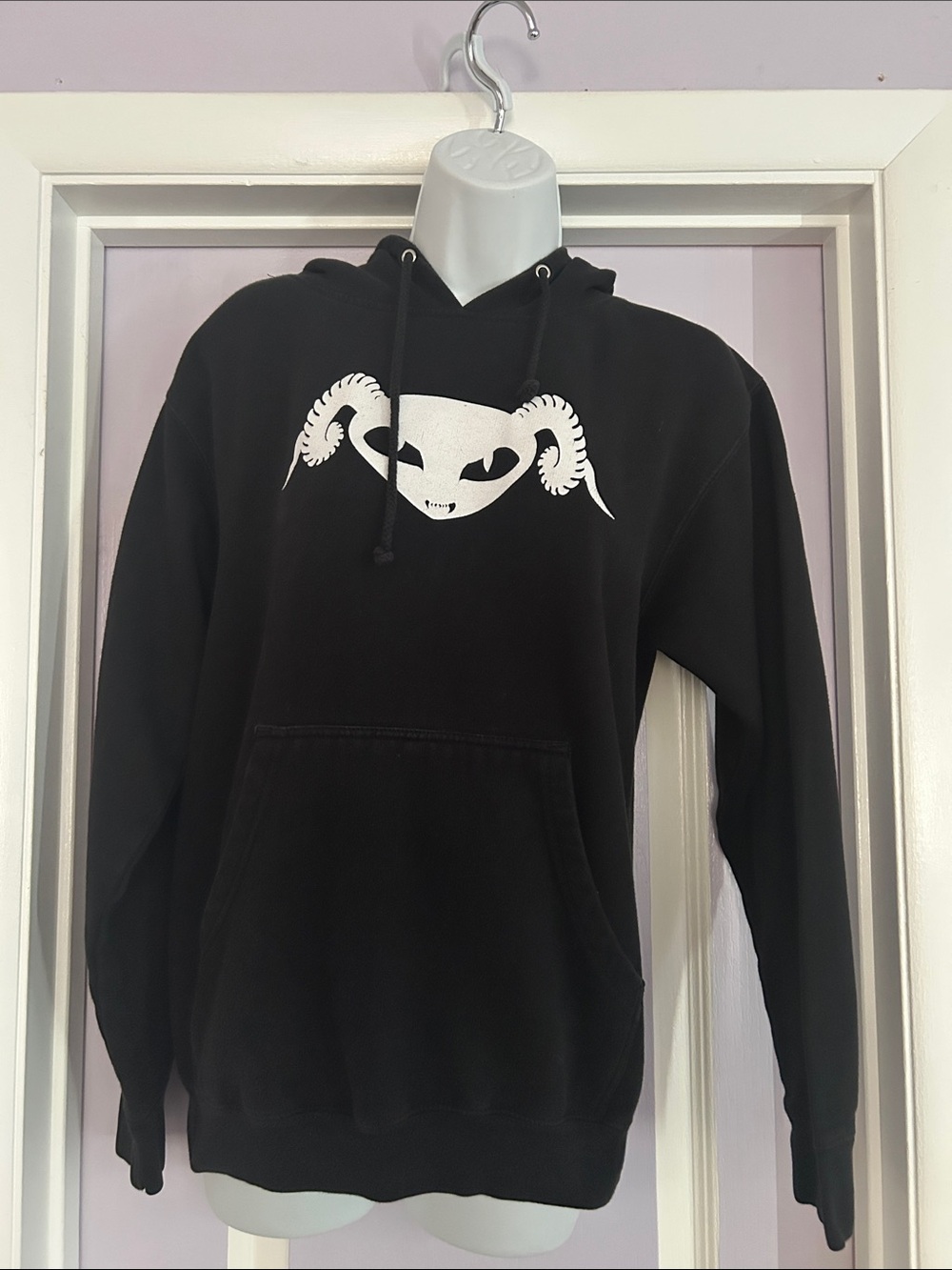 Women's Pusifer " Queen B" Hoodie size small 2011 Conditions of My Parole Tour